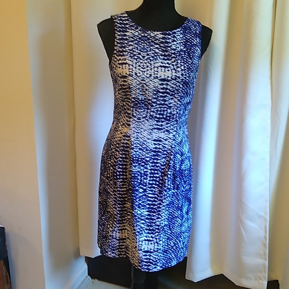 Blue abstract print sleeveless sheath dress